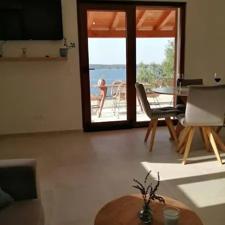 Kuca Za Odmor Gnjila U Uvali Iznad Prekrasne Plaze *