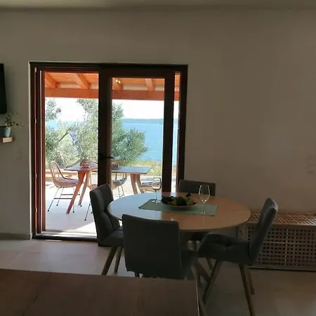 Kuca Za Odmor Gnjila U Uvali Iznad Prekrasne Plaze