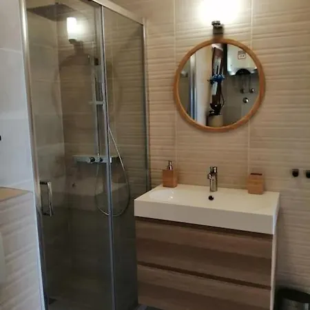 Tatil Evi Kuca Za Odmor Gnjila U Uvali Iznad Prekrasne Plaze *