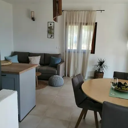 Kuca Za Odmor Gnjila U Uvali Iznad Prekrasne Plaze Tatil Evi Zavala