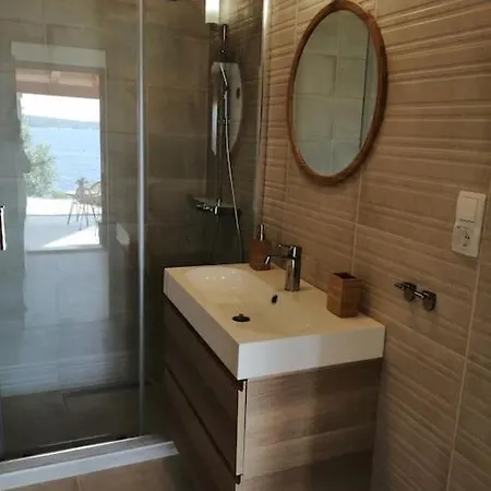 Tatil Evi Kuca Za Odmor Gnjila U Uvali Iznad Prekrasne Plaze *