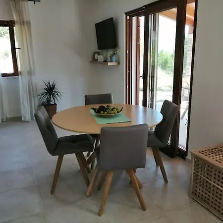 Tatil Evi Kuca Za Odmor Gnjila U Uvali Iznad Prekrasne Plaze Zavala