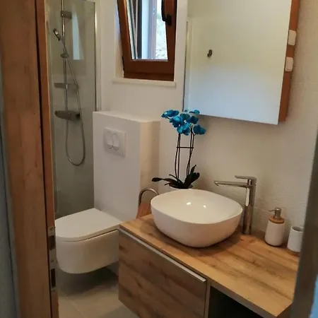Kuca Za Odmor Gnjila U Uvali Iznad Prekrasne Plaze Zavala