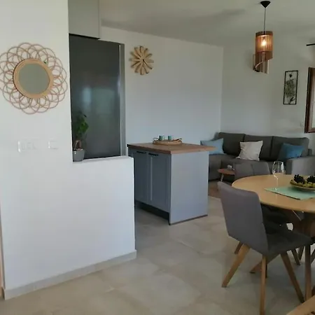 Tatil Evi Kuca Za Odmor Gnjila U Uvali Iznad Prekrasne Plaze
